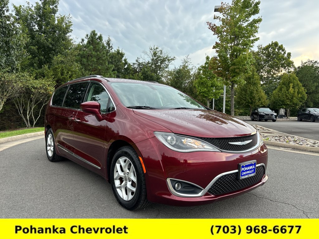 Used 2018 Chrysler Pacifica Touring-L w/ Tire & Wheel Group FWD image 1