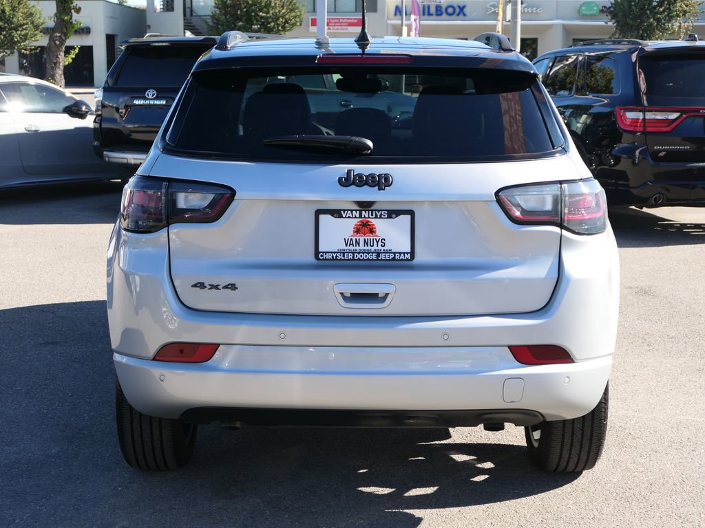 Used 2025 Jeep Compass Limited w/ Driver Assist Group I image 6