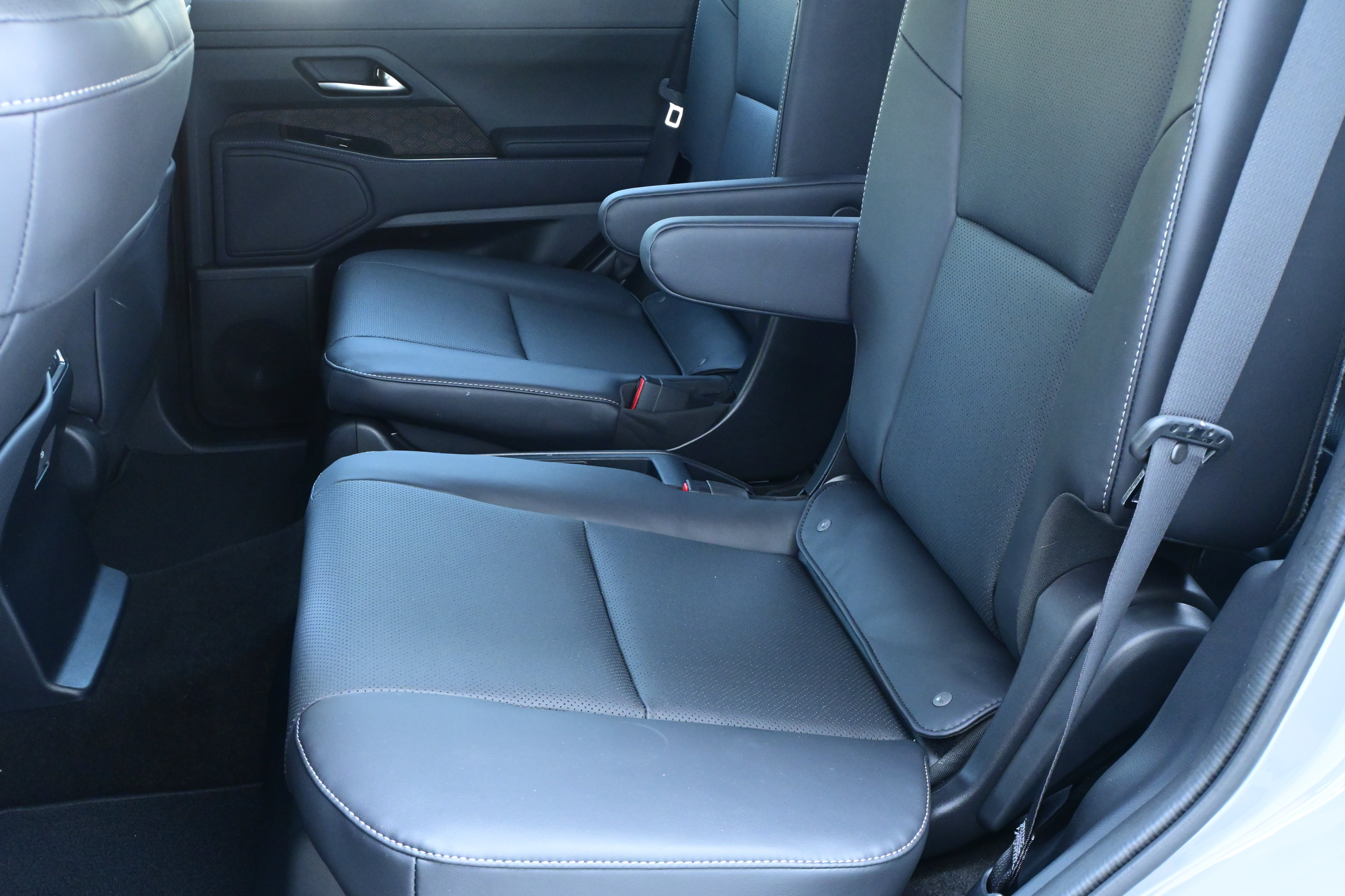 Used 2025 Lexus GX 550 w/ Accessory Package (Z1) AWD/4WD image 30
