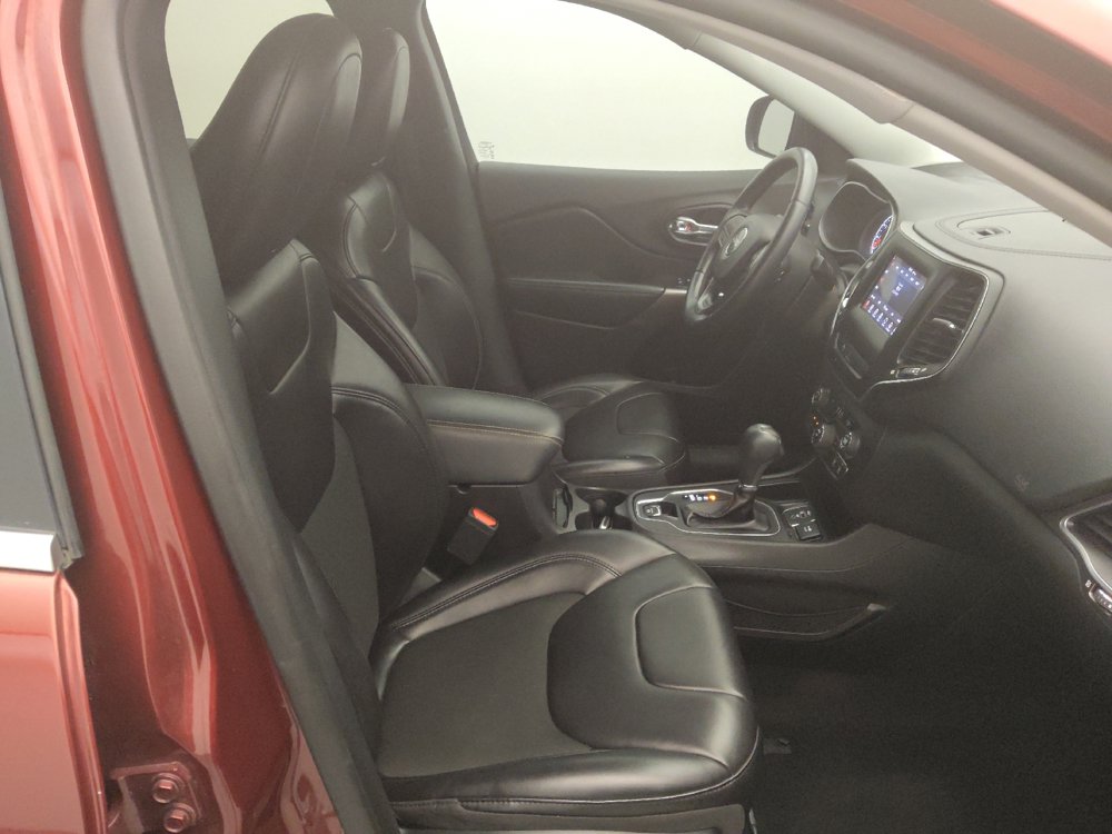 Used 2019 Jeep Cherokee Latitude Plus FWD image 21