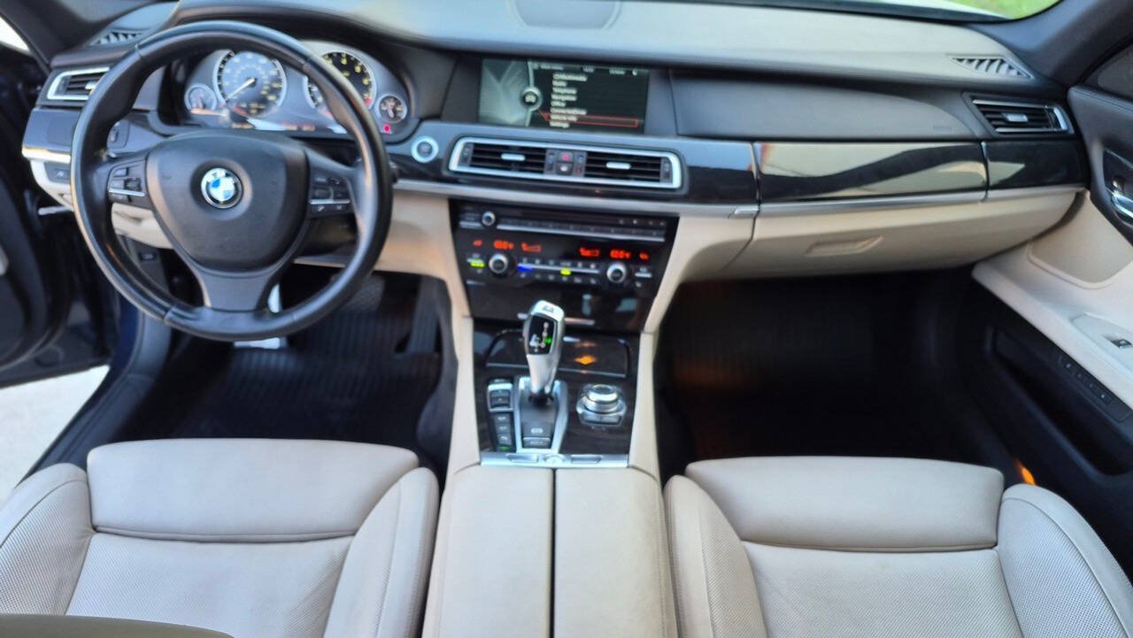 Used 2011 BMW 750Li xDrive AWD/4WD image 55
