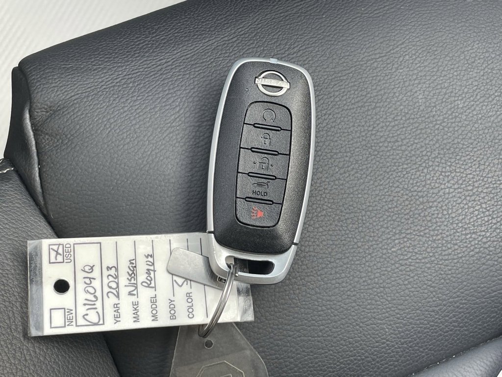 Used 2023 Nissan Rogue SL w/ SL Premium Package image 34