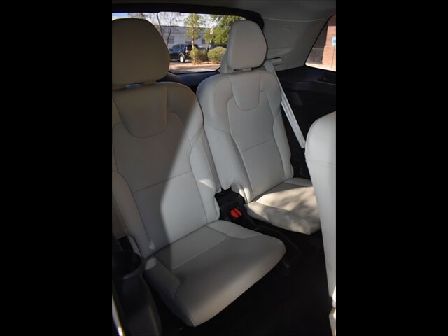 Used 2021 Volvo XC90 T5 Momentum AWD/4WD image 29