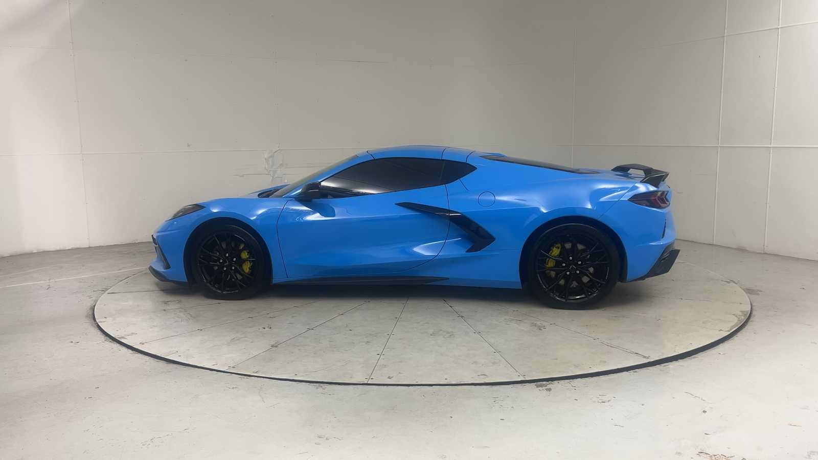Used 2023 Chevrolet Corvette Stingray Preferred Cpe w/ Z51 Performance Package RWD image 5