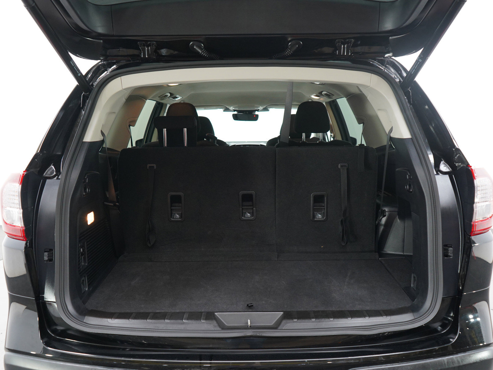 Used 2024 Subaru Ascent Premium w/ Convenience Package image 18