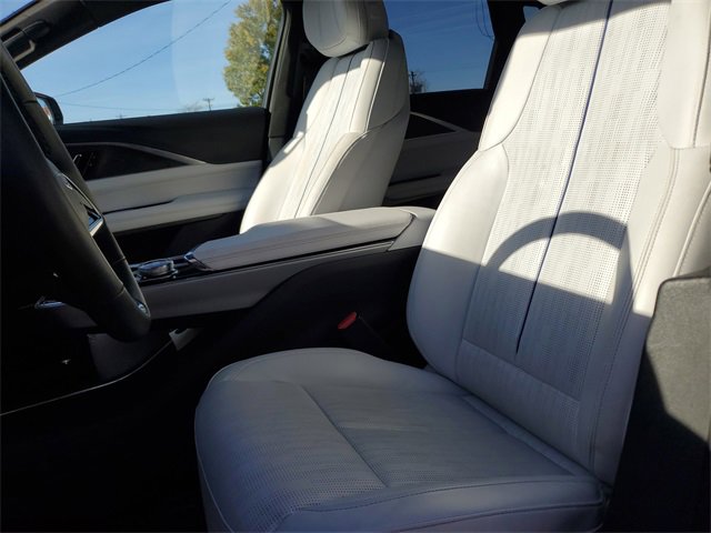 Certified 2024 Cadillac Lyriq Luxury image 26