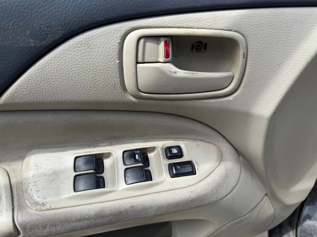 Used 2005 Mitsubishi Lancer ES FWD image 10