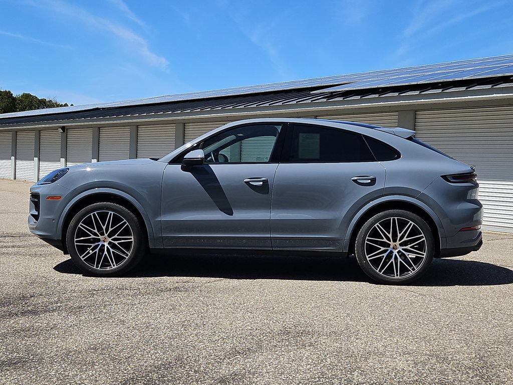 Certified 2025 Porsche Cayenne Coupe AWD/4WD image 2