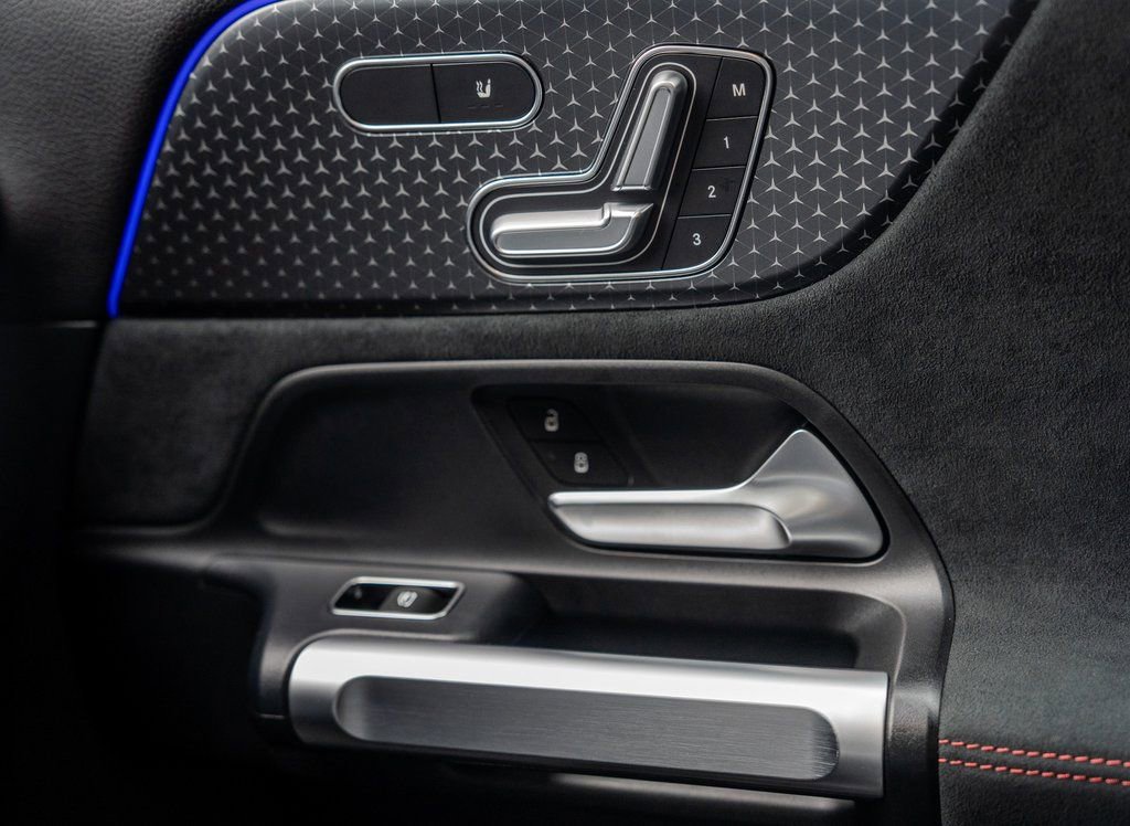 Used 2024 Mercedes-Benz EQB 250+ image 15