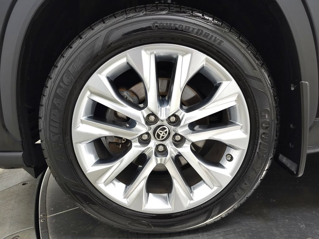 Used 2023 Toyota Highlander Limited AWD/4WD image 12