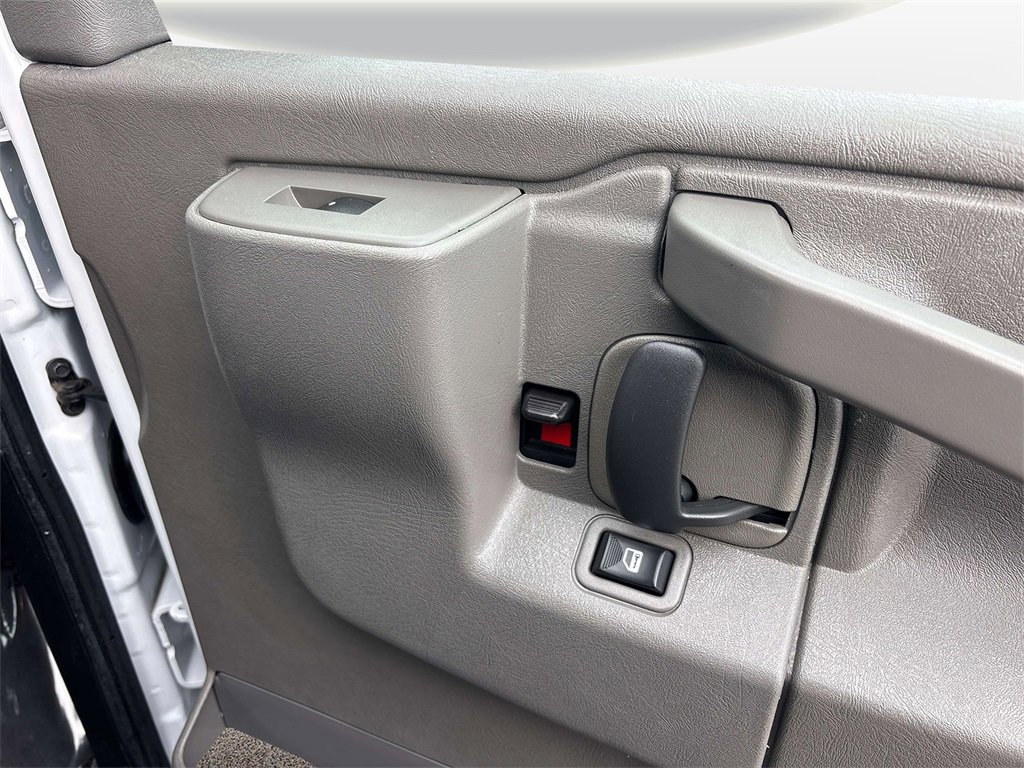 Used 2022 Chevrolet Express 3500 LT w/ LT Preferred Equipment Group image 17