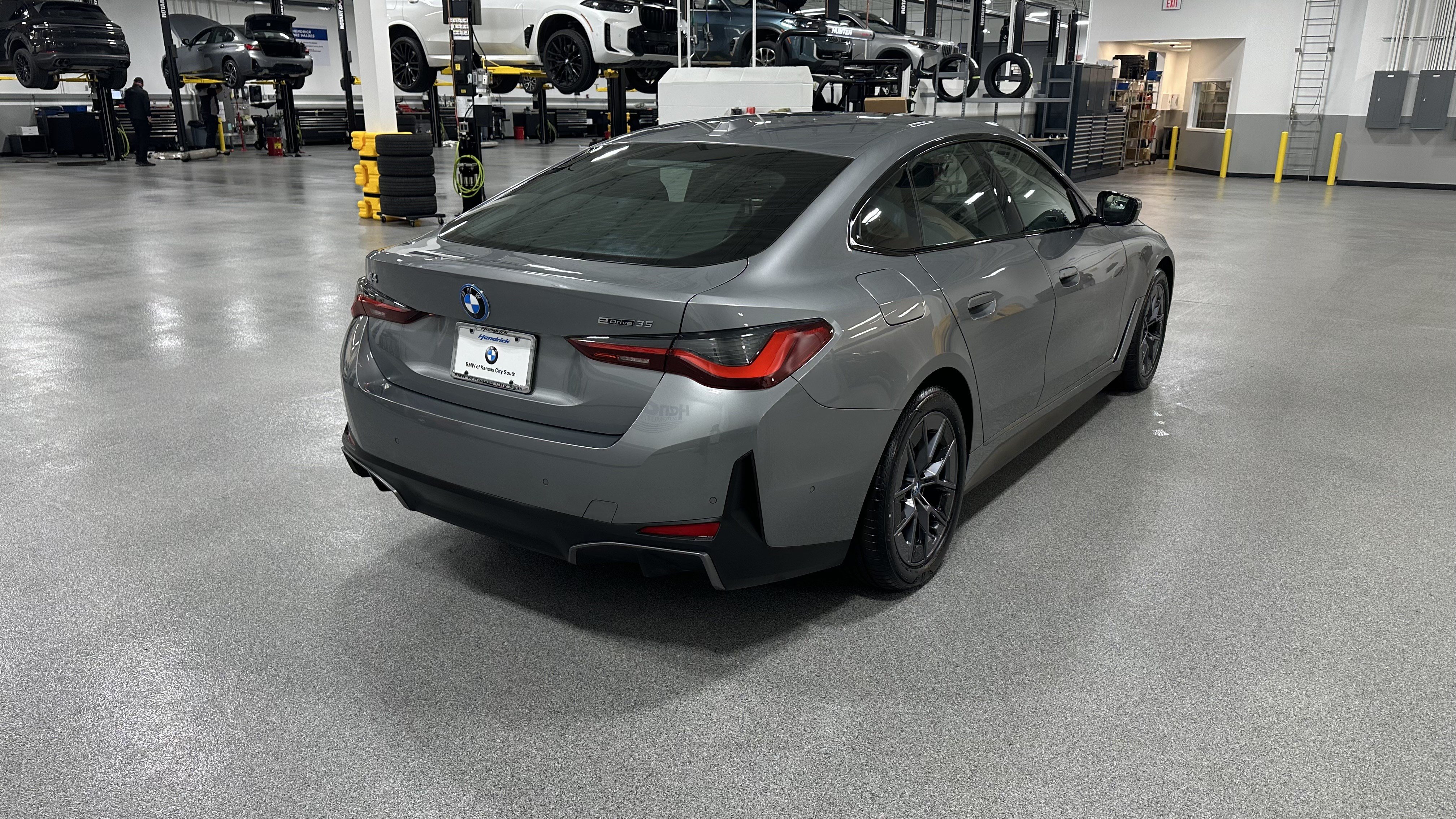 Certified 2023 BMW i4 eDrive35 RWD image 10