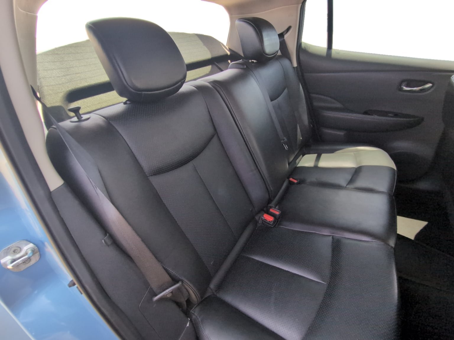 Used 2013 Nissan Leaf SL w/ Premium Pkg FWD image 18