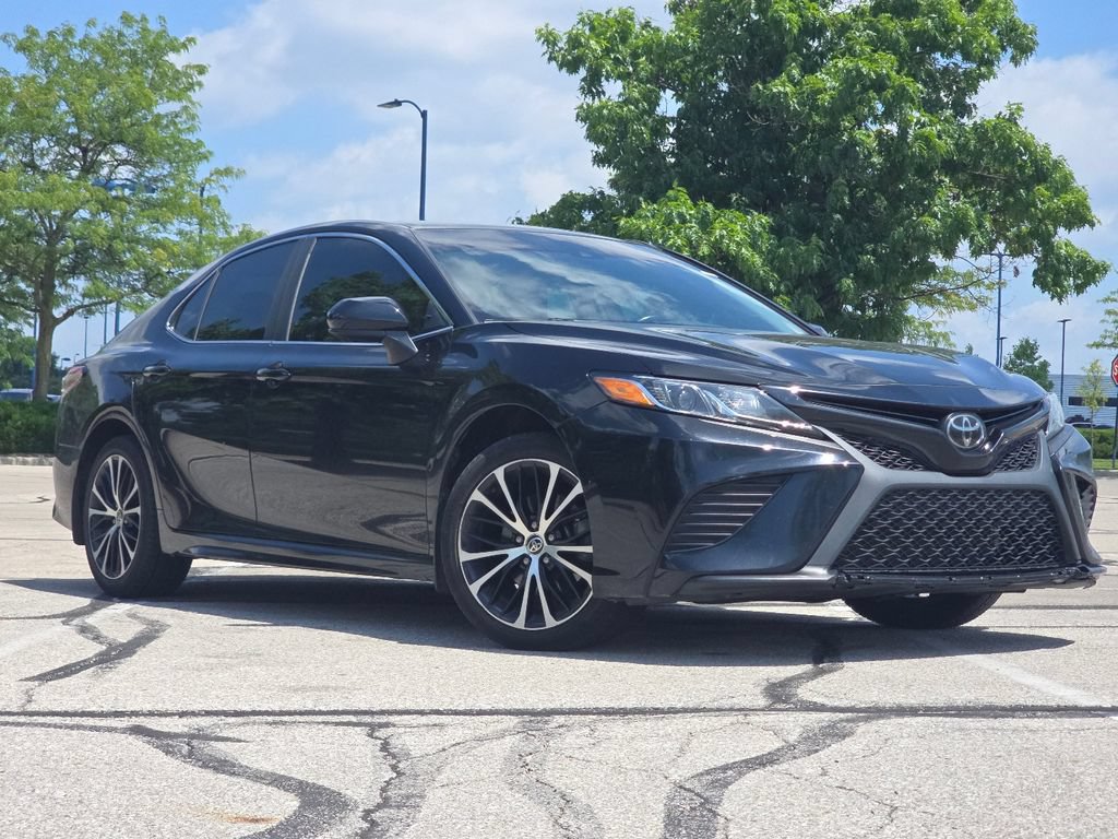 Used 2020 Toyota Camry SE FWD image 2