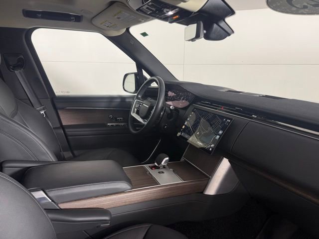 Used 2025 Land Rover Range Rover SE image 34