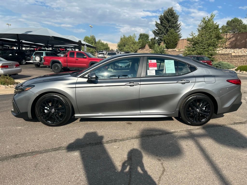 Used 2025 Toyota Camry SE image 5