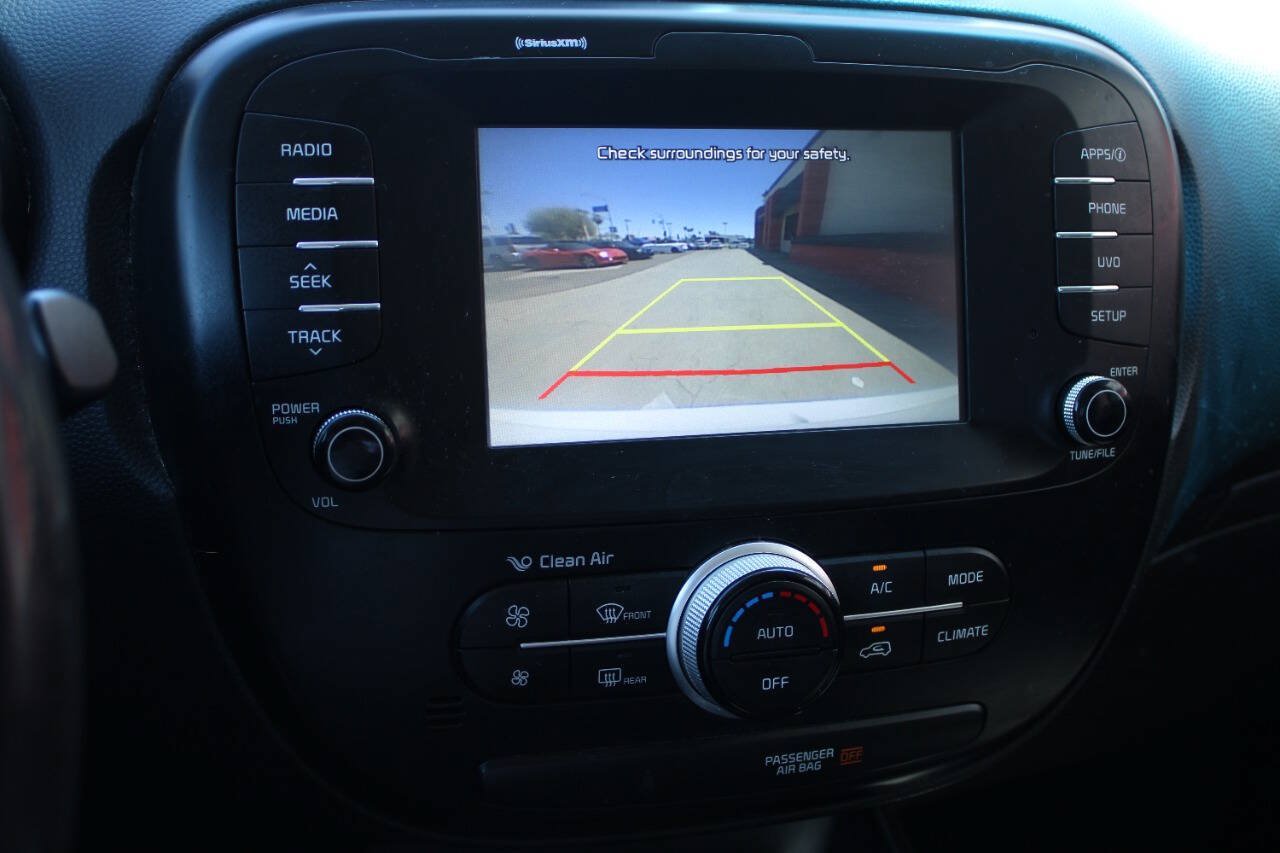 Used 2018 Kia Soul + FWD image 18