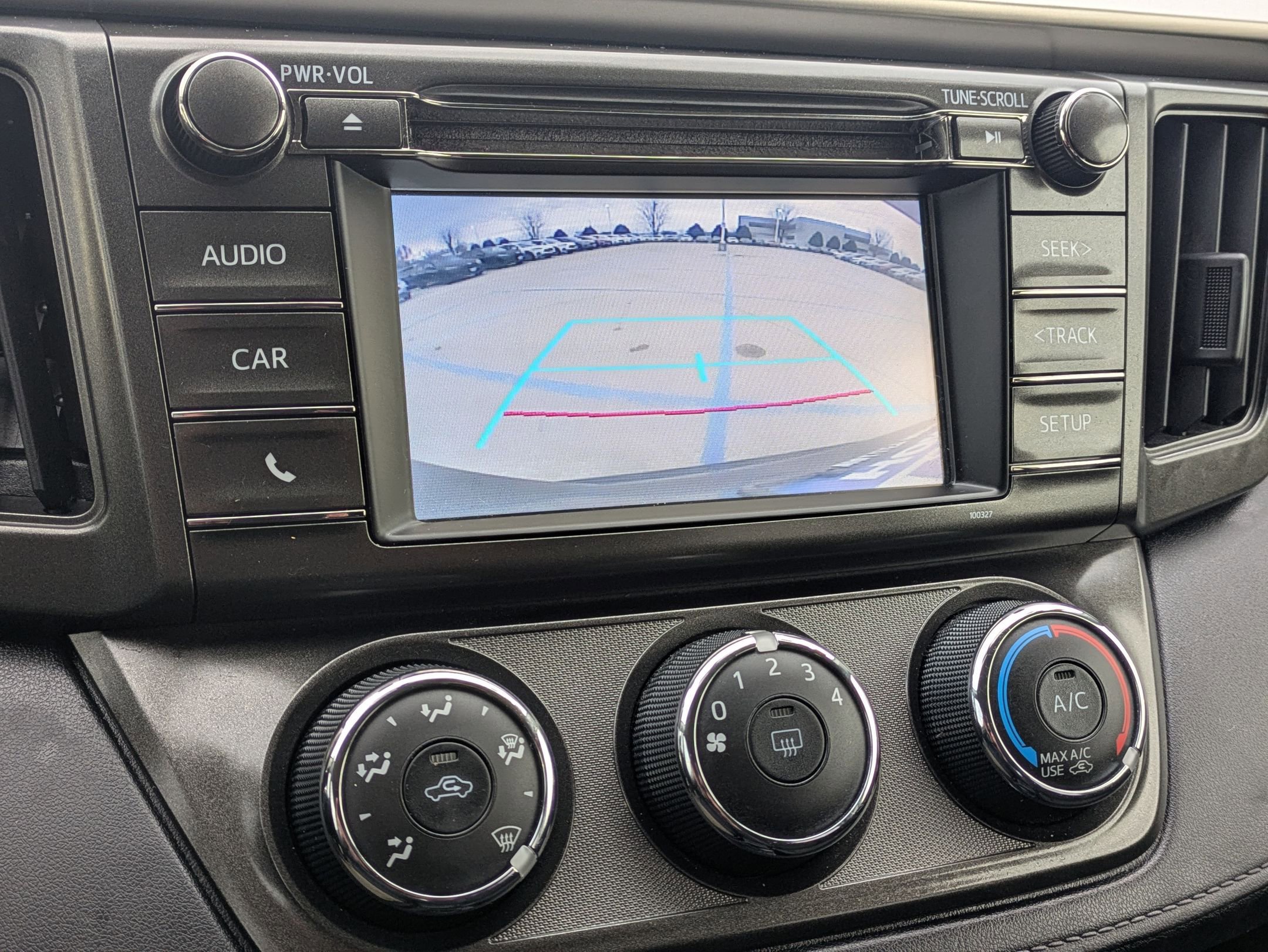 Used 2015 Toyota RAV4 LE image 19