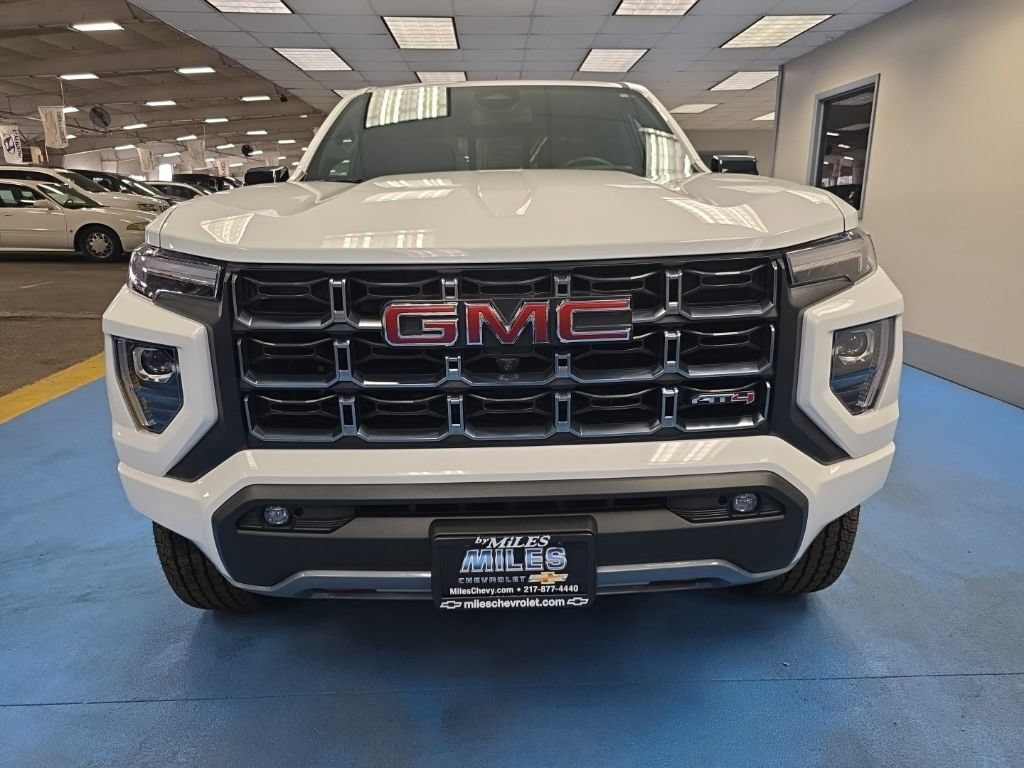 Certified 2025 GMC Canyon AT4 AWD/4WD image 15