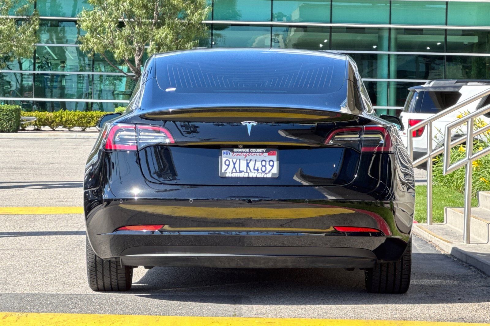Used 2018 Tesla Model 3 Long Range RWD image 5
