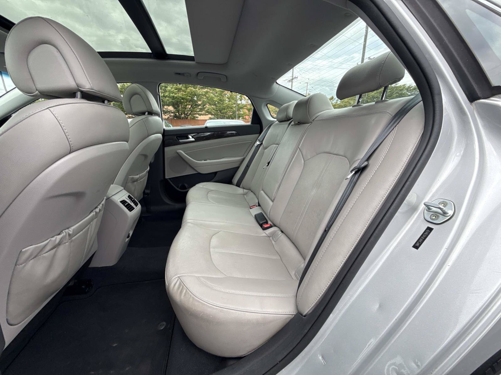 Used 2015 Hyundai Sonata Limited w/ Option Group 05 FWD image 14