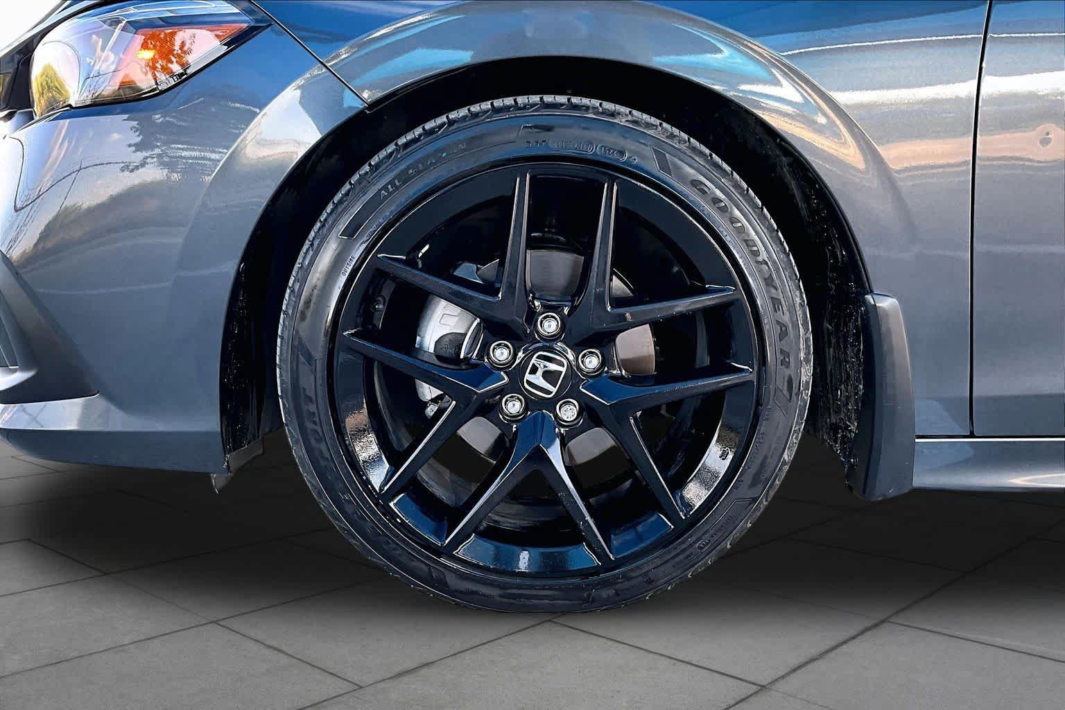 Used 2024 Honda Civic Sport image 11
