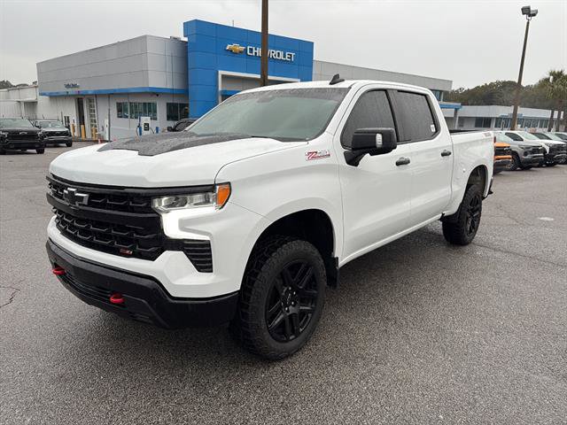 Used 2024 Chevrolet Silverado 1500 LT Trail Boss w/ Convenience Package II image 3