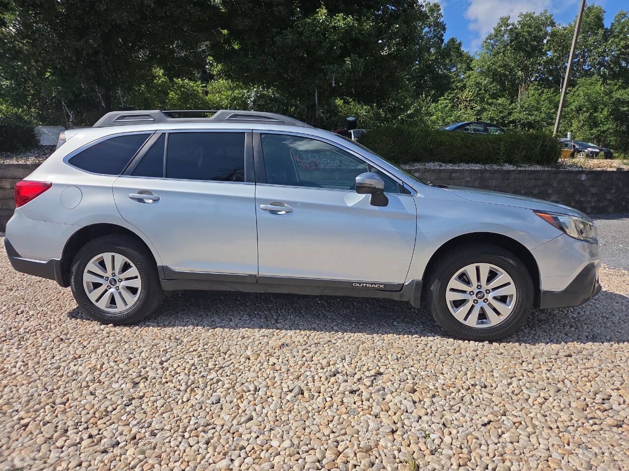 Used 2018 Subaru Outback 2.5i Premium AWD/4WD image 7