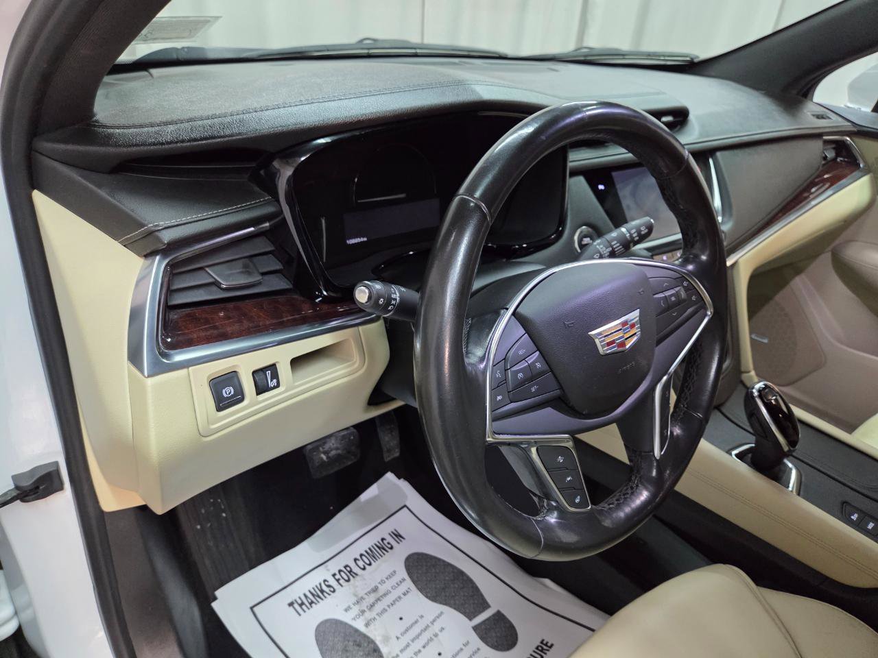 Used 2018 Cadillac XT5 Luxury w/ Driver Awareness Package AWD/4WD image 17