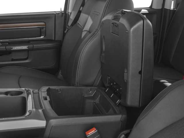 Used 2017 RAM 1500 Laramie w/ Convenience Group image 10