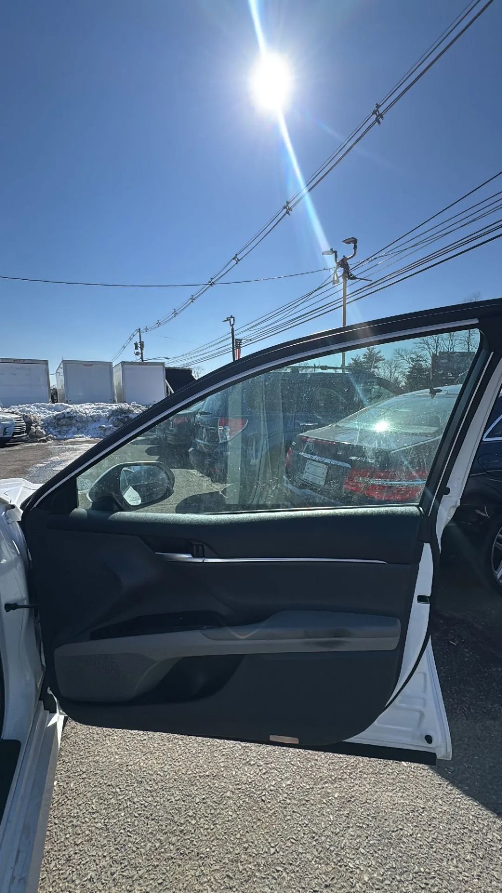 Used 2018 Toyota Camry LE image 25