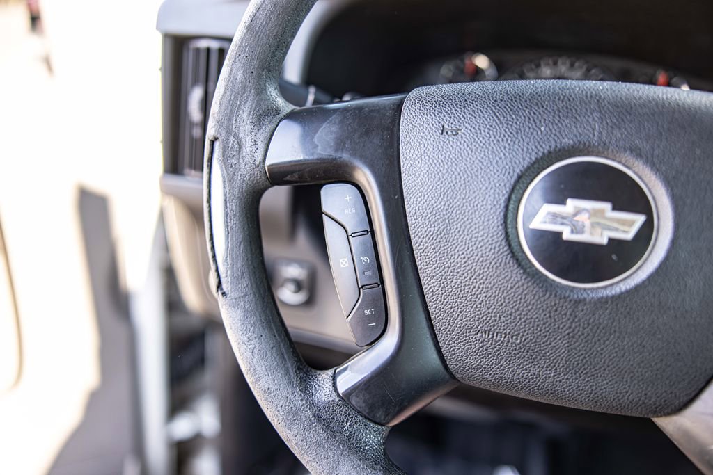 Used 2009 Chevrolet Express 2500 RWD image 12