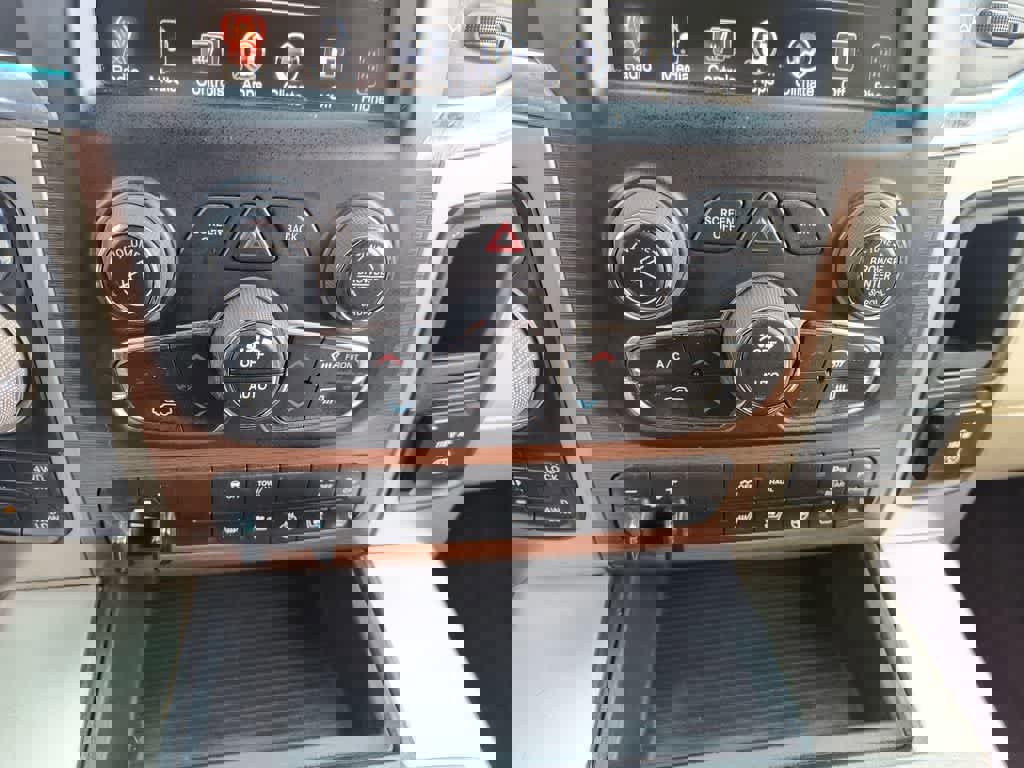 Used 2015 RAM 1500 Laramie image 18