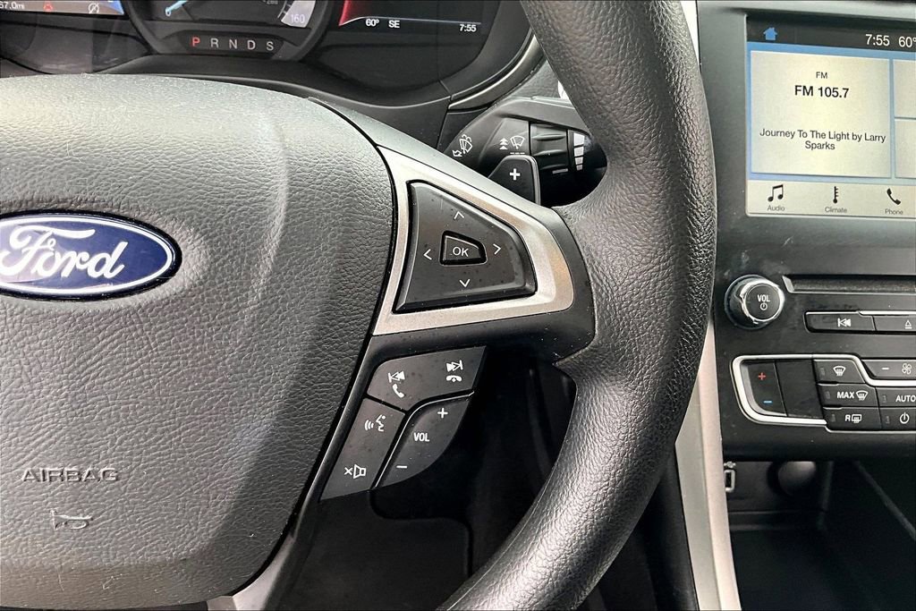 Used 2018 Ford Fusion SE w/ Fusion SE Technology Package image 12