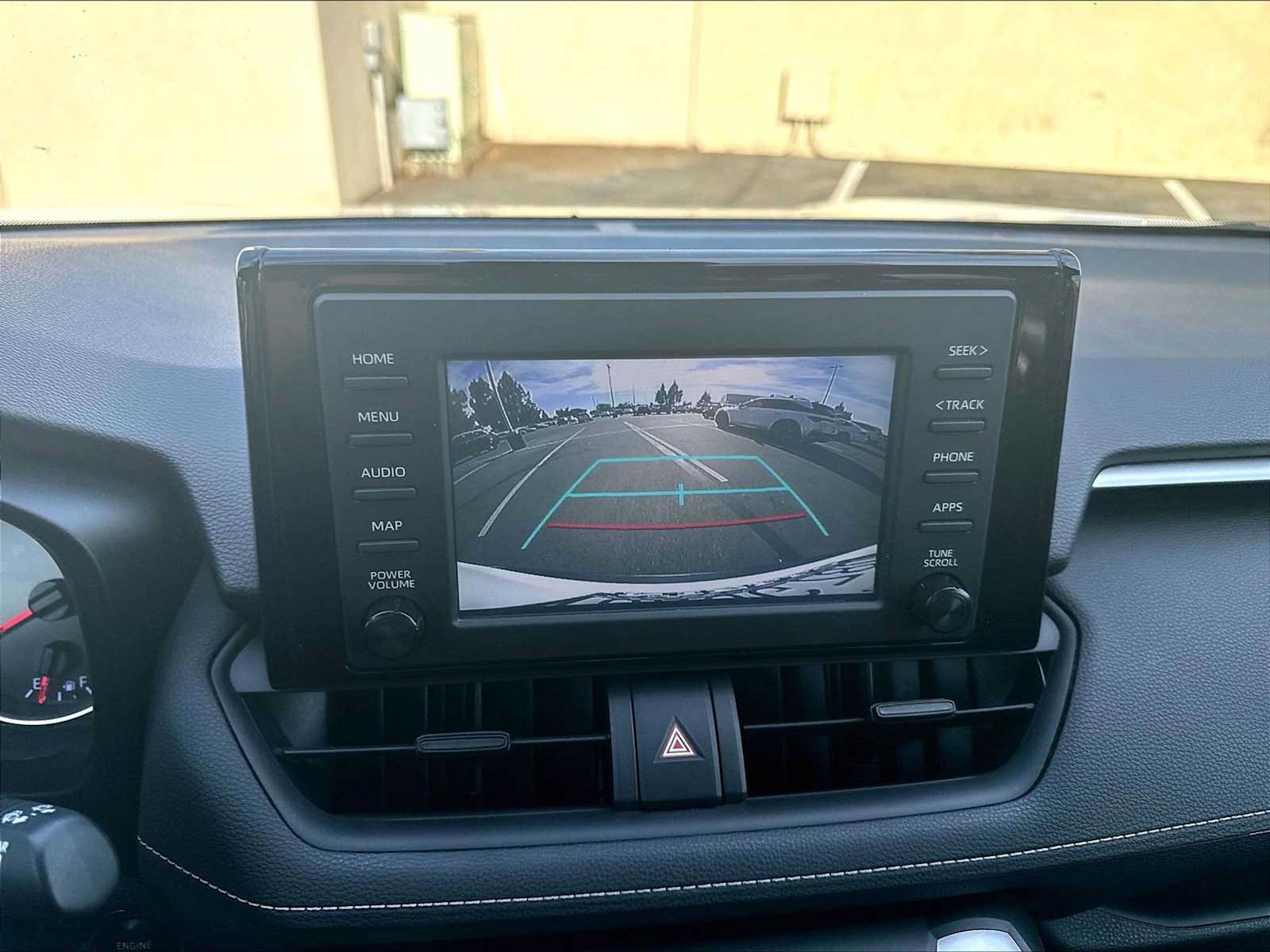 Used 2019 Toyota RAV4 XLE AWD/4WD image 22