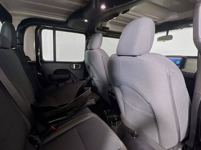 Used 2025 Jeep Gladiator Sport image 8