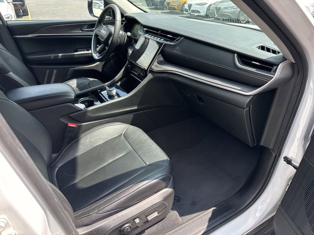 Used 2023 Jeep Grand Cherokee Limited image 57