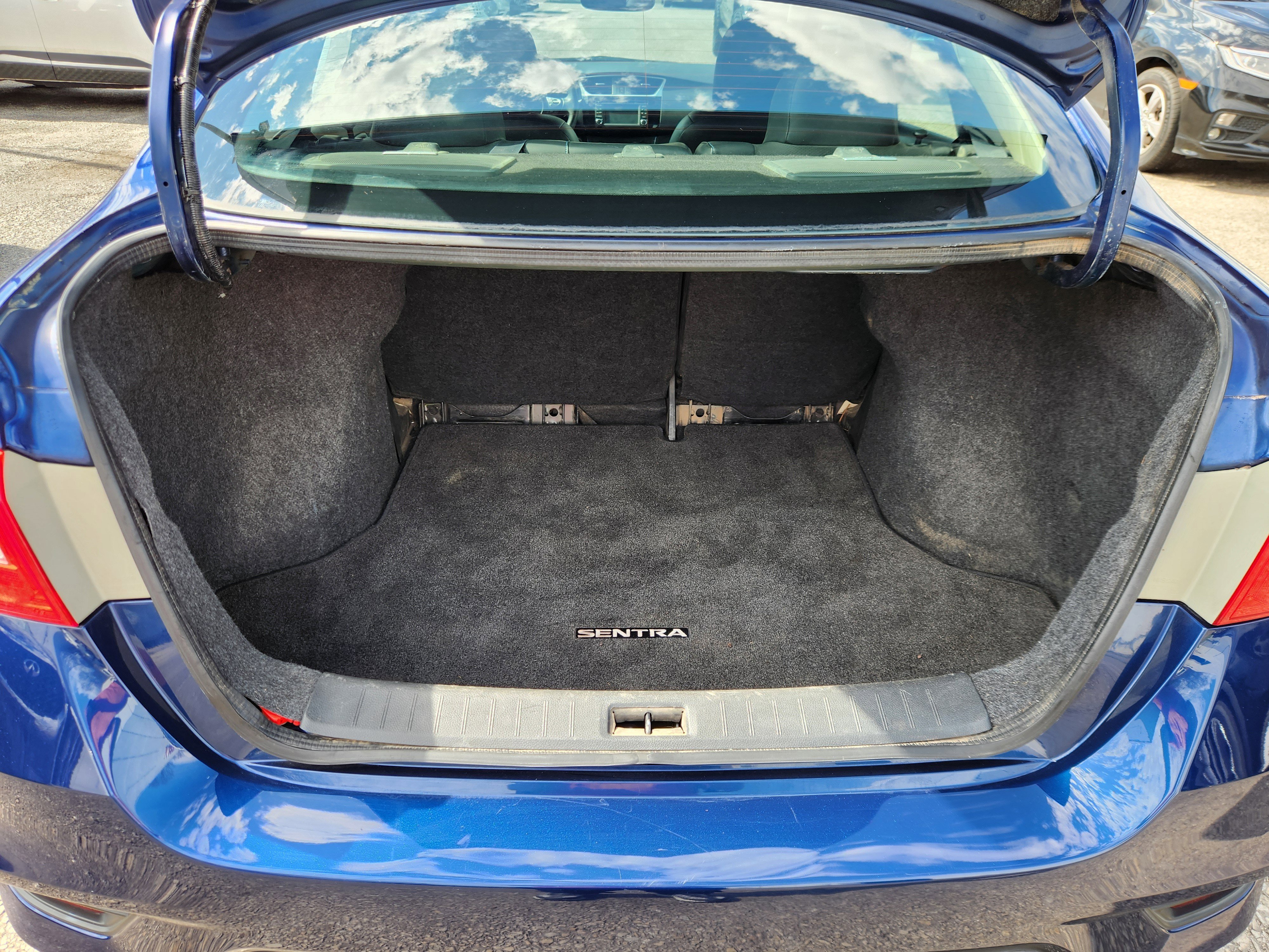 Used 2016 Nissan Sentra SR w/ SR Premium Package image 19