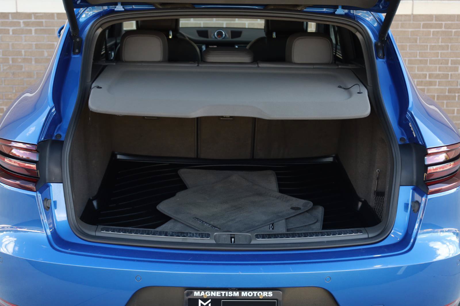 Used 2017 Porsche Macan S AWD/4WD image 12
