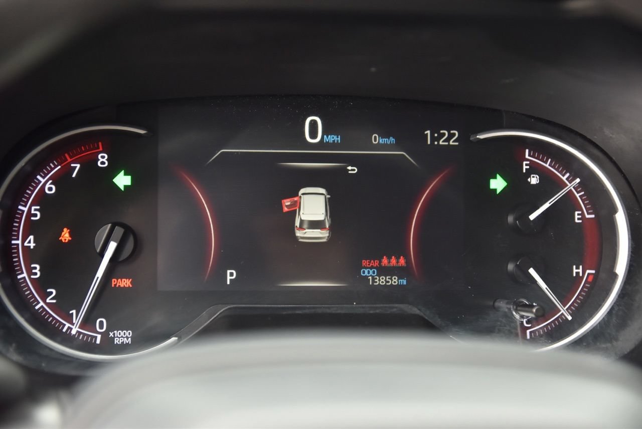 Used 2024 Toyota RAV4 LE FWD image 25