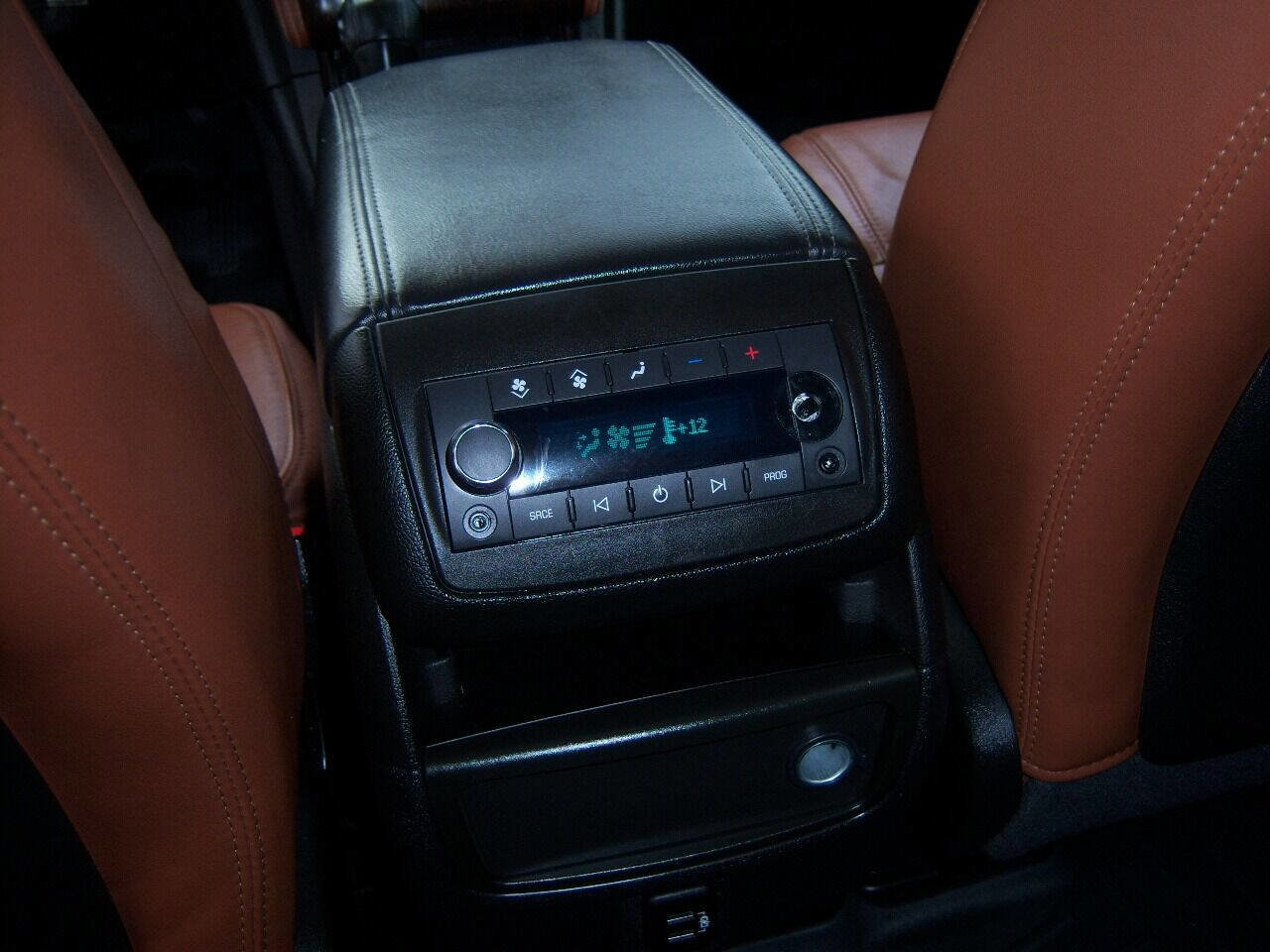 Used 2017 Chevrolet Traverse Premier image 15