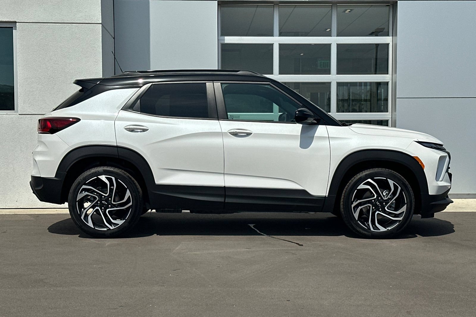 New 2026 Chevrolet TrailBlazer RS w/ Convenience Package FWD image 3