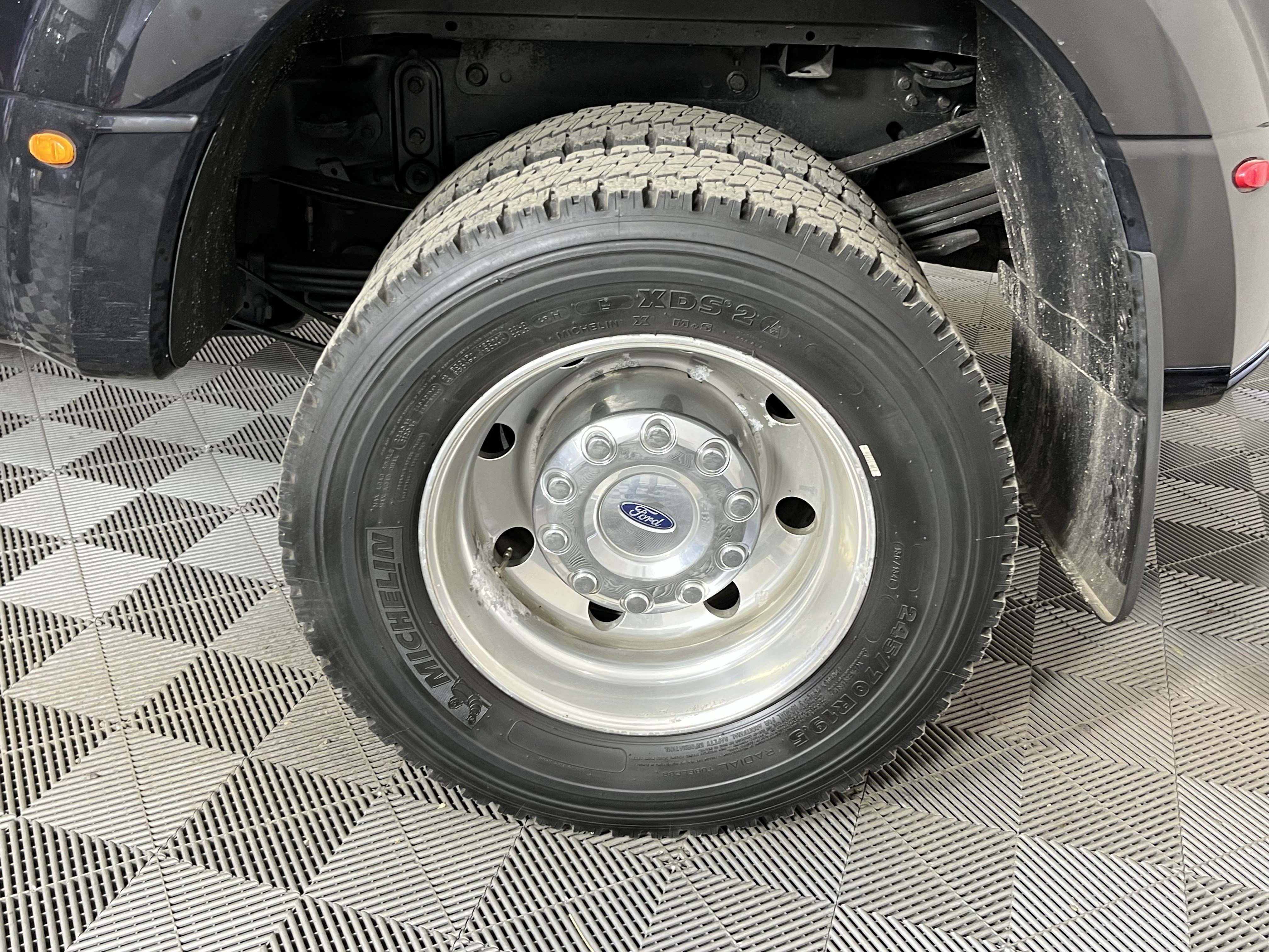 Used 2018 Ford F450 Platinum w/ Platinum Ultimate Package AWD/4WD image 20