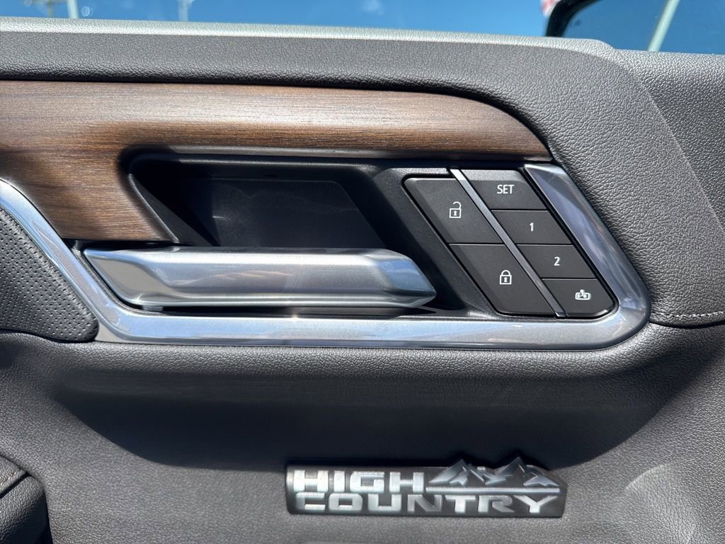 New 2026 Chevrolet Silverado 1500 High Country AWD/4WD image 11