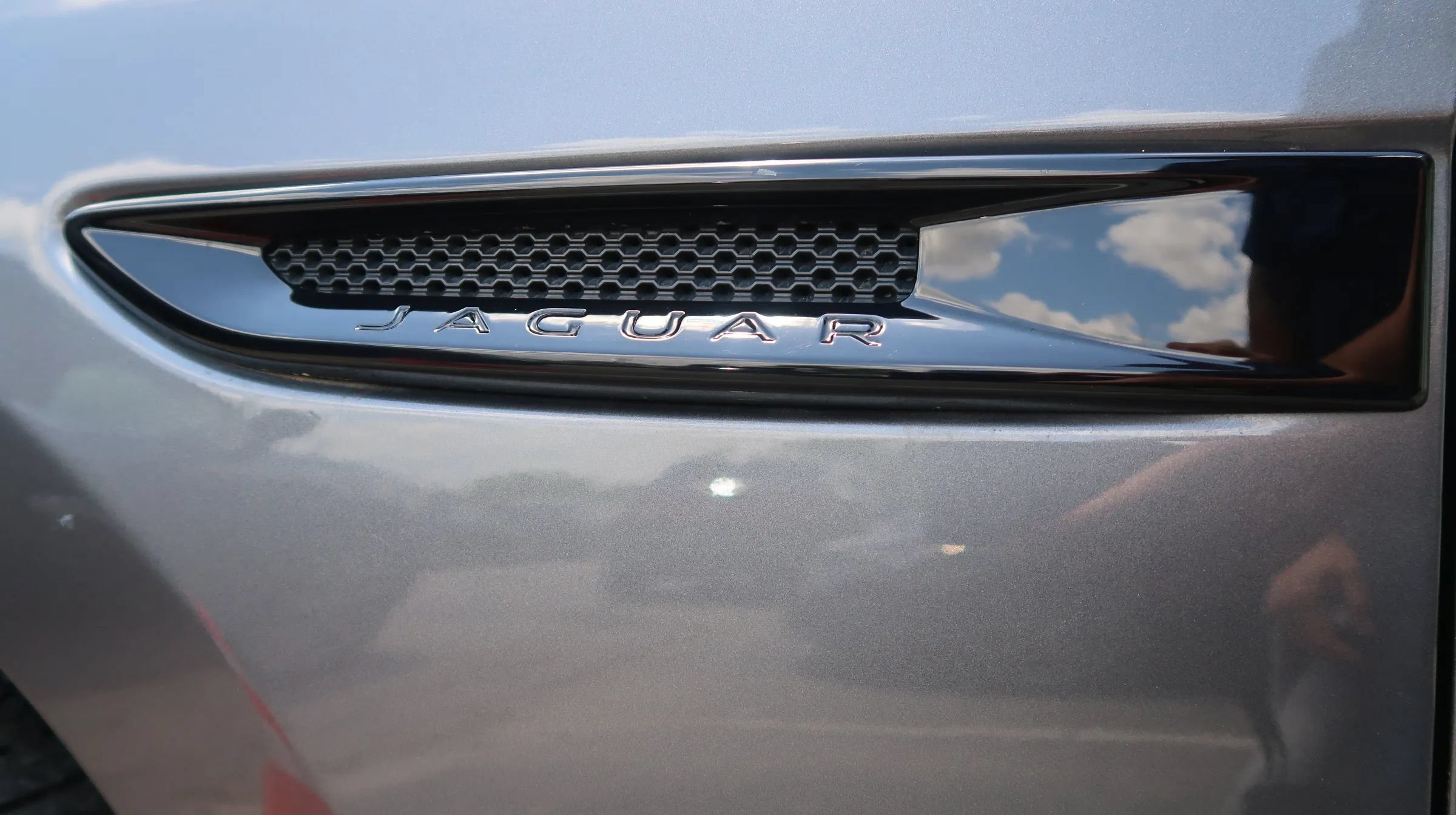 Used 2017 Jaguar F-PACE S AWD/4WD image 48