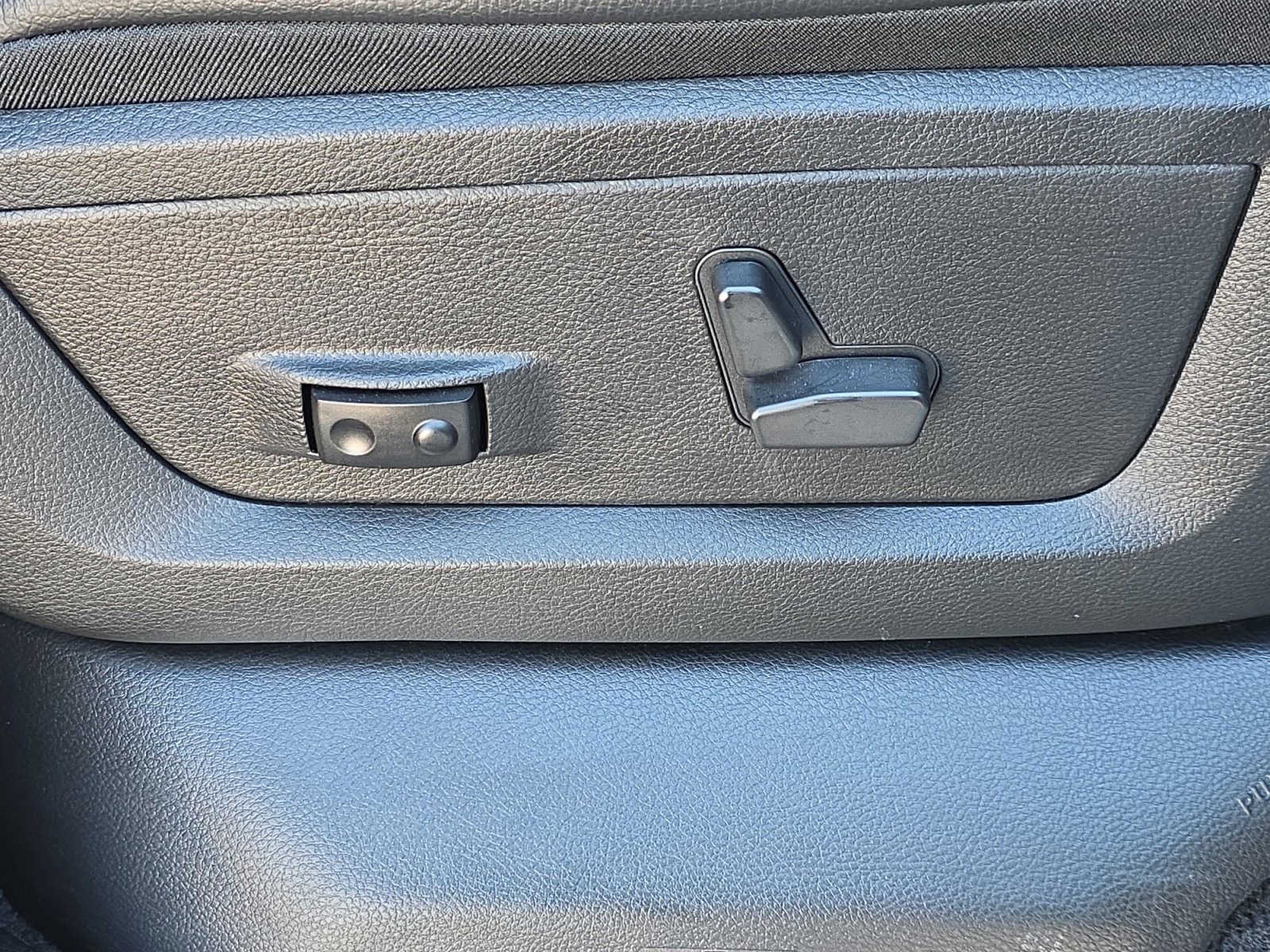 Used 2024 RAM 2500 Laramie w/ Night Edition image 33