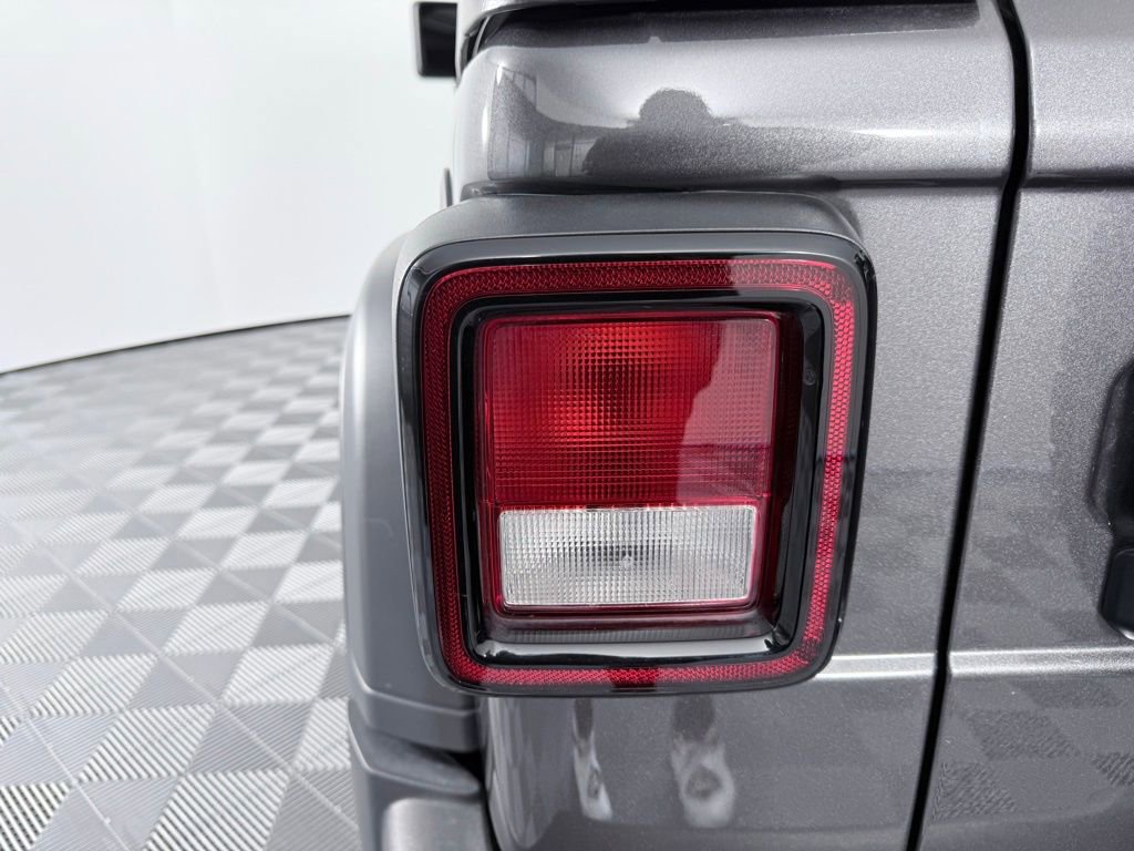 Used 2024 Jeep Wrangler Sport S image 27