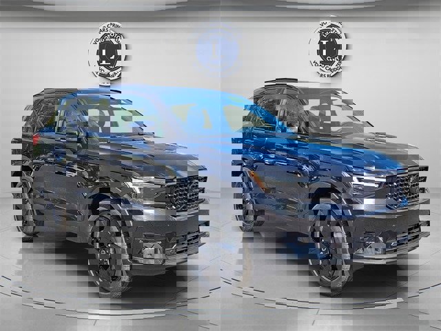 New 2026 Volvo XC40 B5 Ultra w/ Climate Package