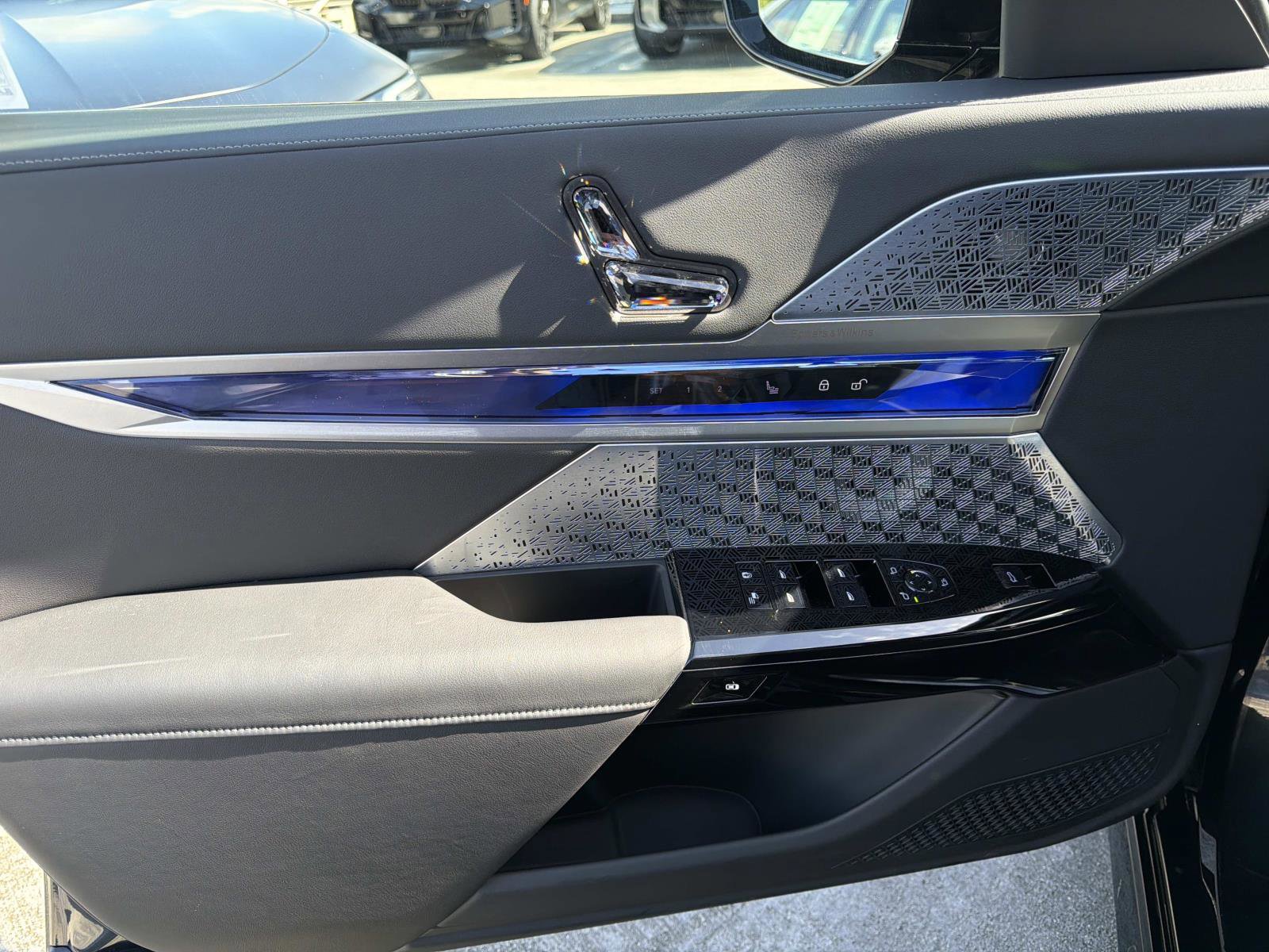 Used 2025 BMW i7 M70 w/ Executive Package image 14