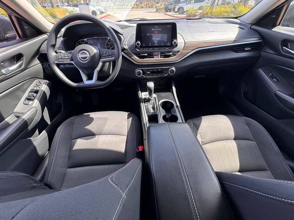 Certified 2024 Nissan Altima 2.5 SV FWD image 20